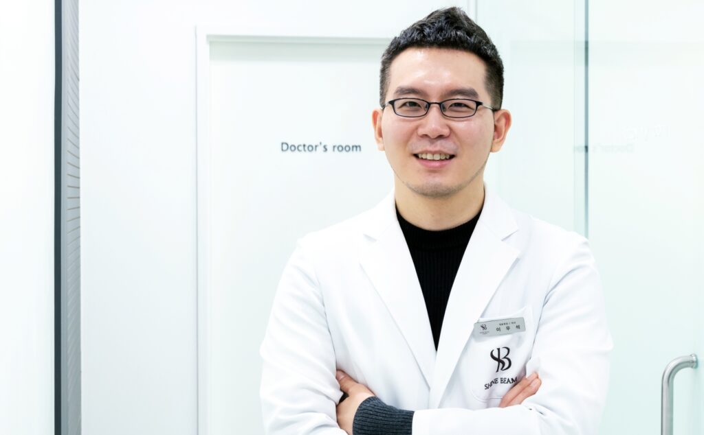 리뉴앤영 의원 대표원장 이우석 턱 보톡스 부작용 상담