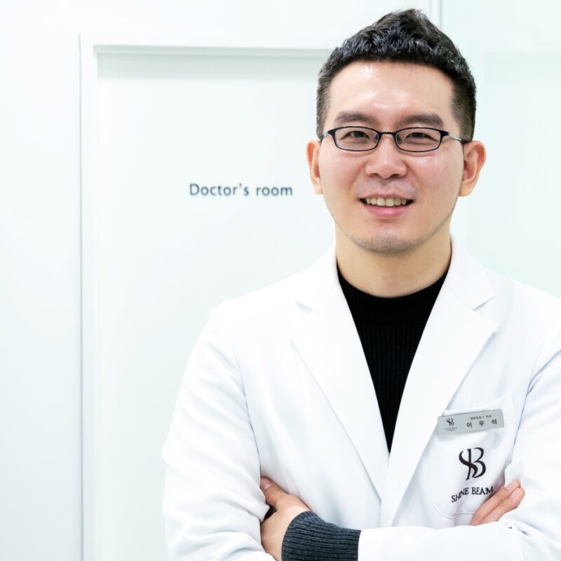 리뉴앤영 의원 대표원장 이우석 턱 보톡스 부작용 상담